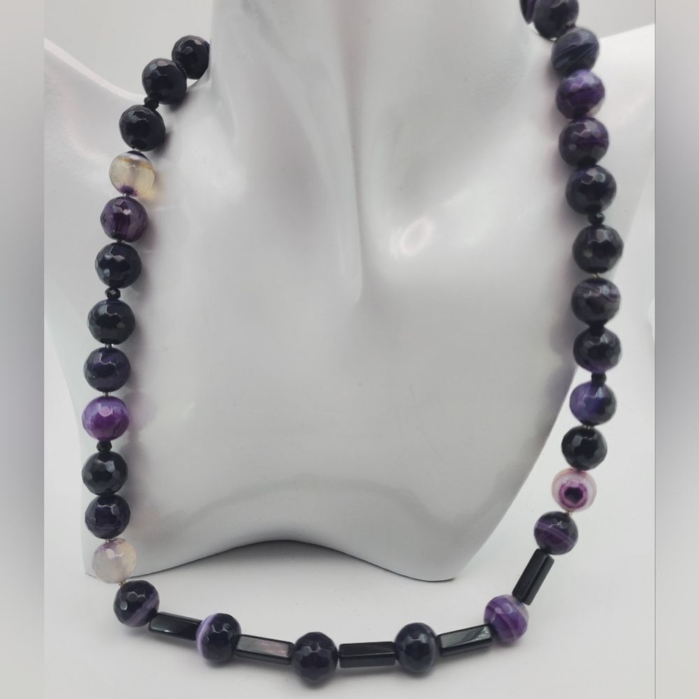 Vampiressāamythest beadedā necklace N1135